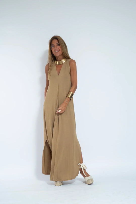 Sia | Elegant Slimming Dress and Versatile Vest Set