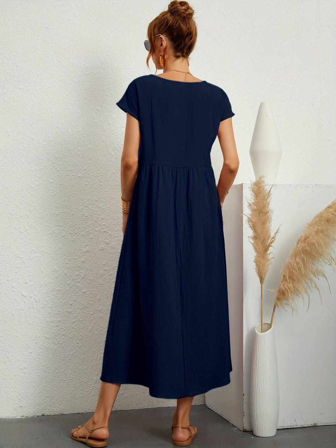 Camille | Dress with round neckline