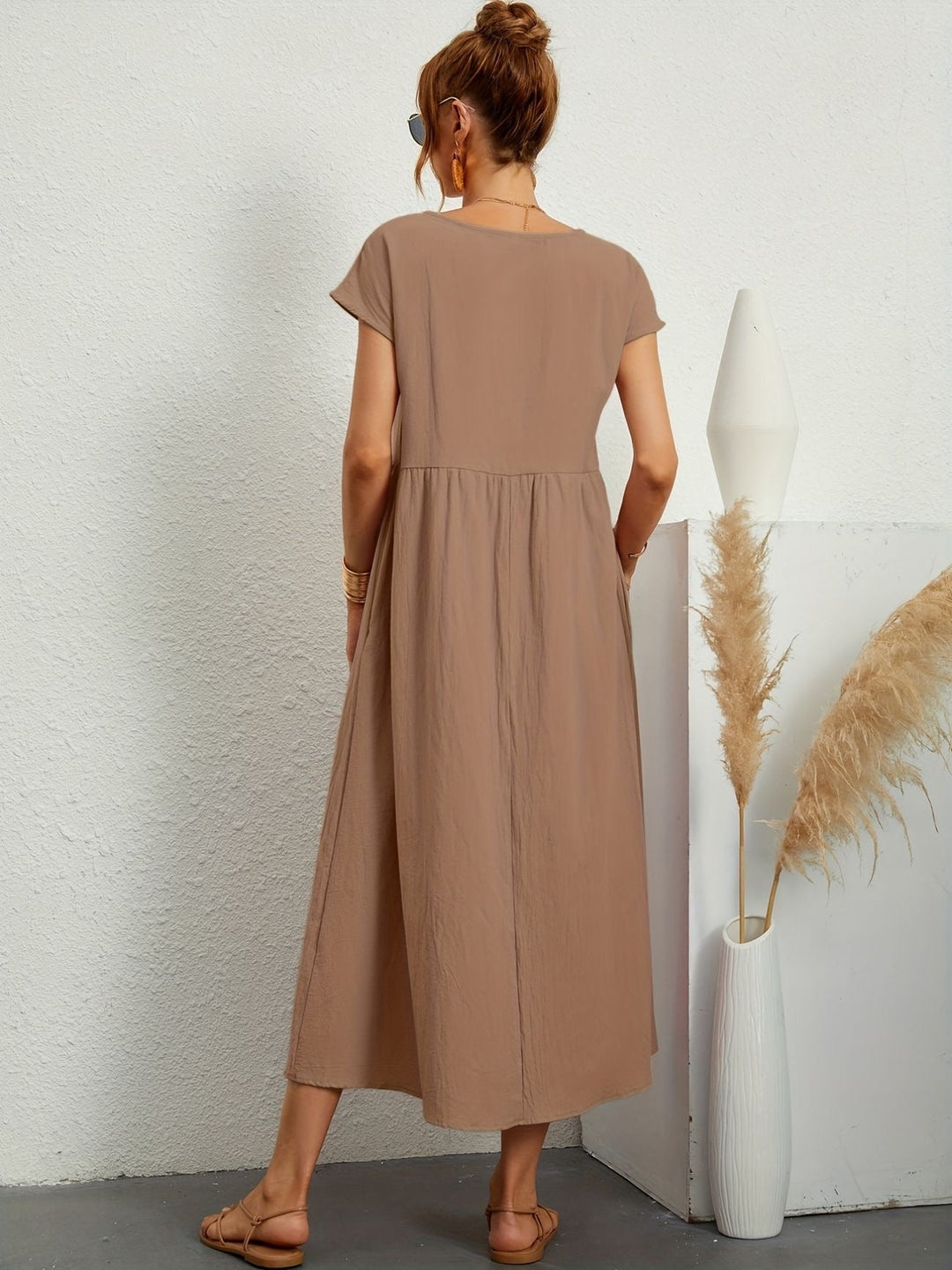 Camille | Dress with round neckline